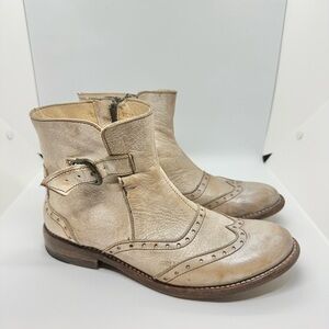 Bedstu beige buckle leather ankle boots size 7.5
